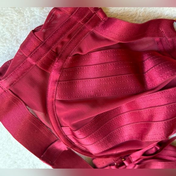 NWT Torrid Sexy Red Strappy Mesh Underwire Bra 1X - Picture 5 of 9
